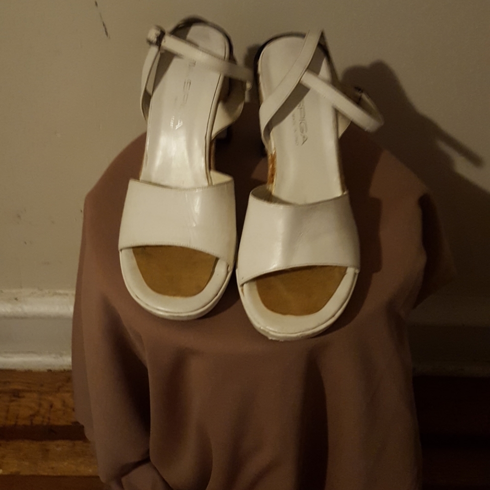 Via Spiga leather sandals